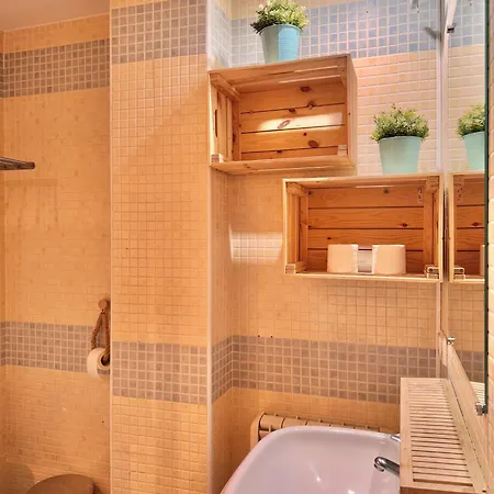 Апартаменти Decris *